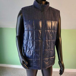 Navy blue XL Coleman blue zipper puffer vest. Excellent condition.